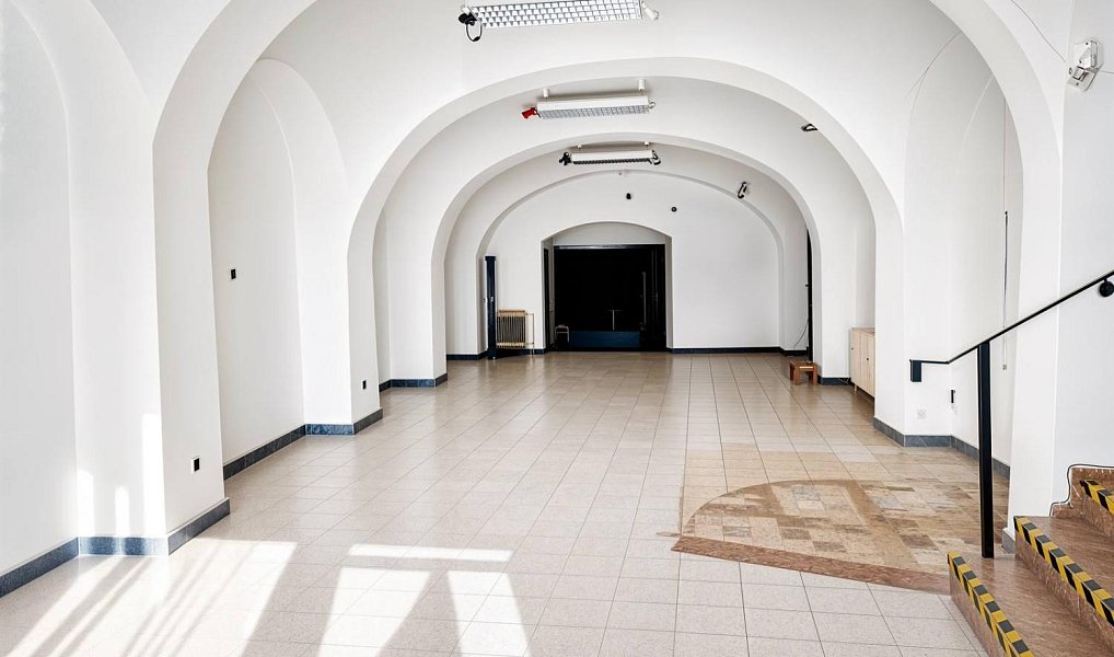 Pronájem obchodních prostor 320 m², Dačice – náhled fotky 2