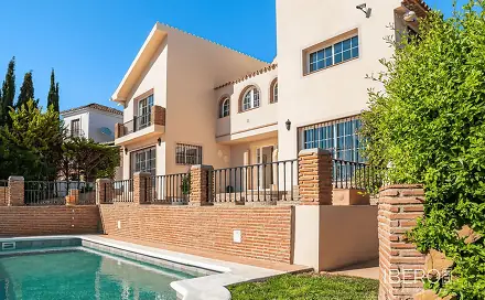 Prodej domu 356 m² s pozemkem 356 m², Estepona, Španělsko