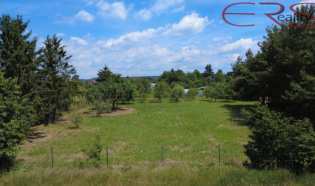 Prodej zahrady 2 335 m², Horní Počaply – náhled fotky 2