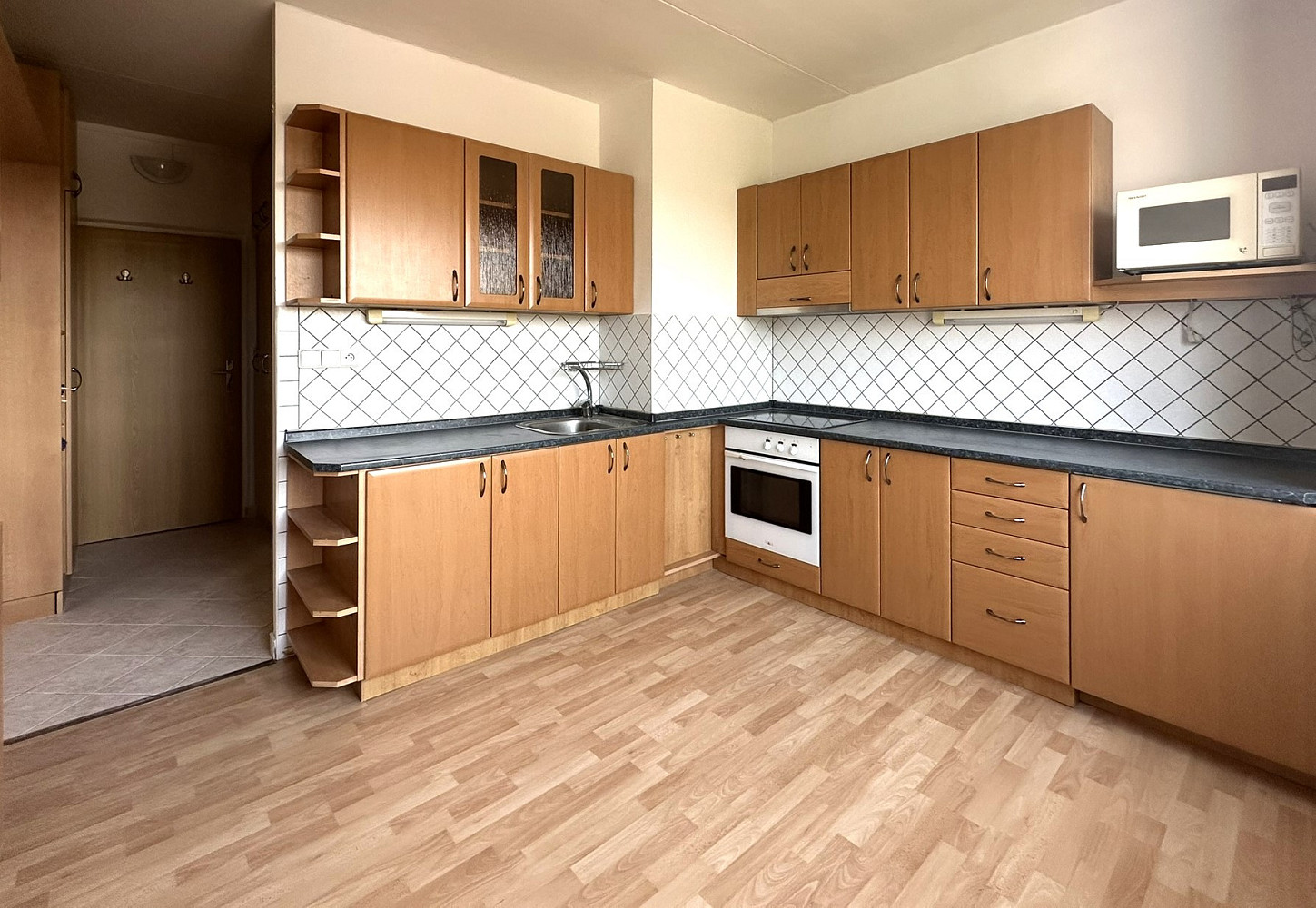 Pronájem bytu 1+1 36 m² — photo 2