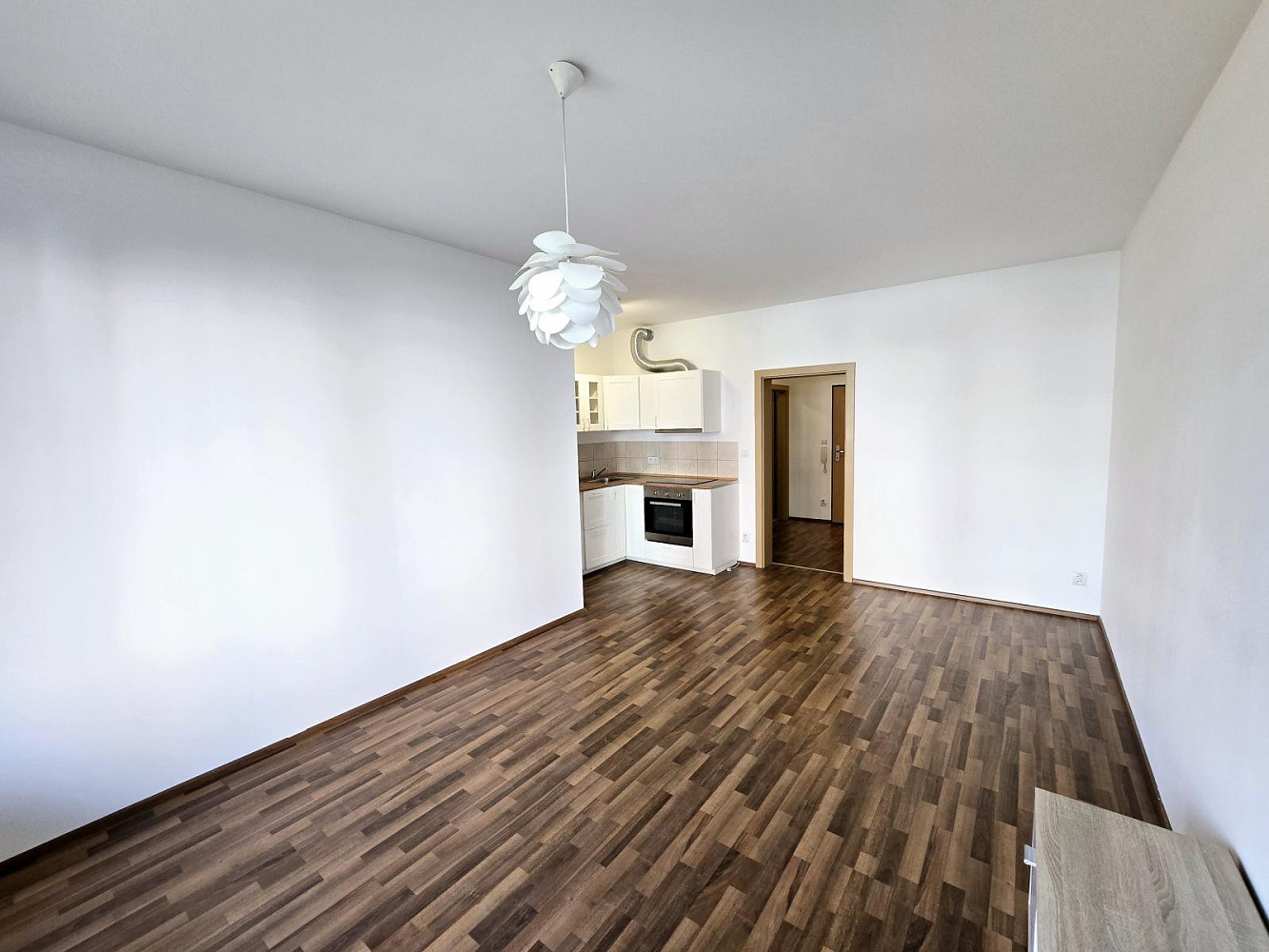 Pronájem bytu 1+kk 37 m² – fotografie 4