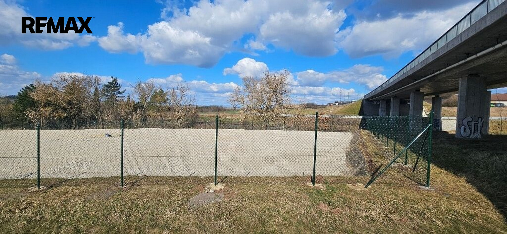 Prodej komerčního pozemku 2 003 m² – fotografie 2