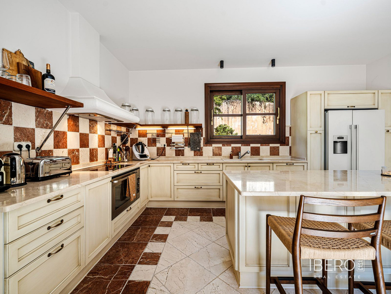 Prodej domu 943 m² s pozemkem 8 307 m² — photo 4