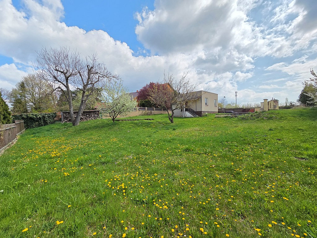 Prodej stavebního pozemku 1 271 m² – pohled 5