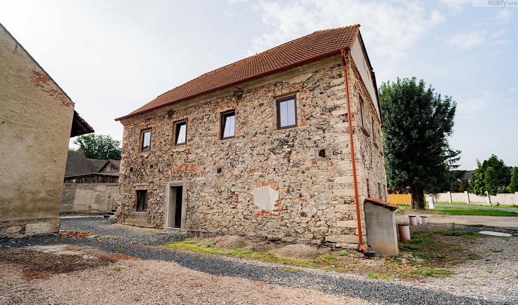 Prodej domu 233 m² s pozemkem 554 m², Lužice – náhled fotky 3