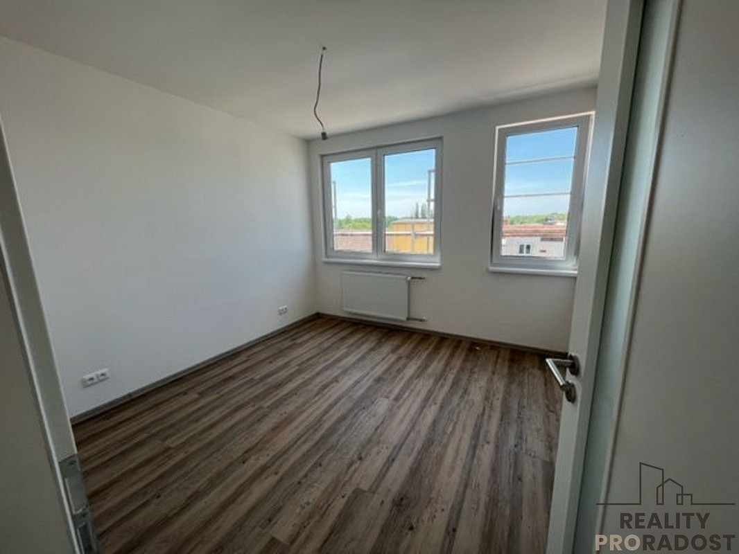 Pronájem bytu 2+kk 46 m² – fotografie 4