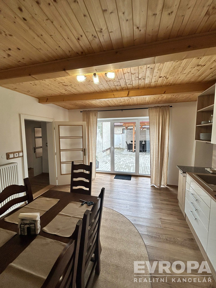 Prodej domu 165 m² s pozemkem 196 m²
