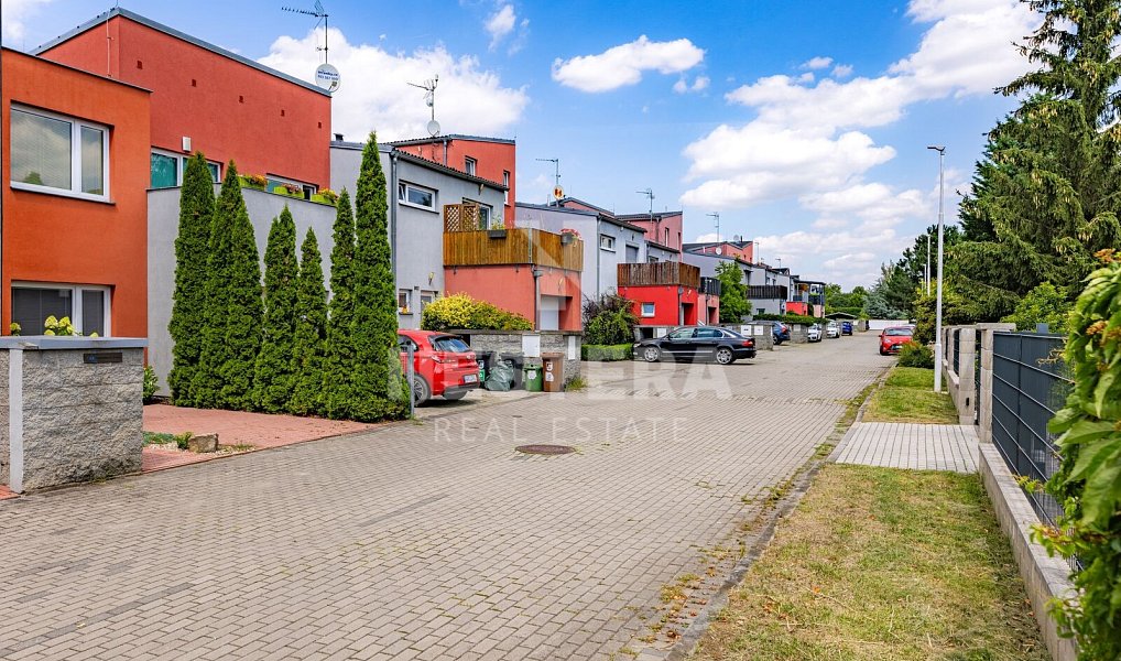 Prodej bytu 5+kk 198 m², Šestajovice – náhled fotky 21