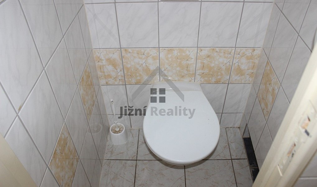 Prodej ubytovacího objektu 1 000 m², Protivín – náhled fotky 6