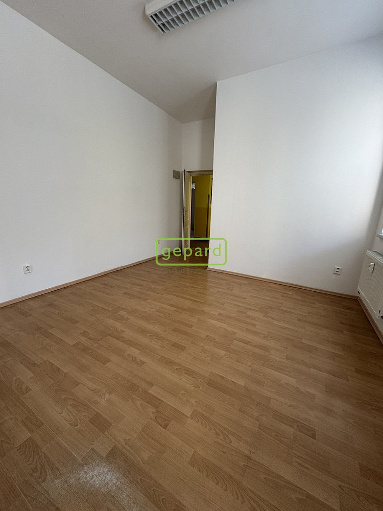 Pronájem kanceláře 40 m² – fotografie 5