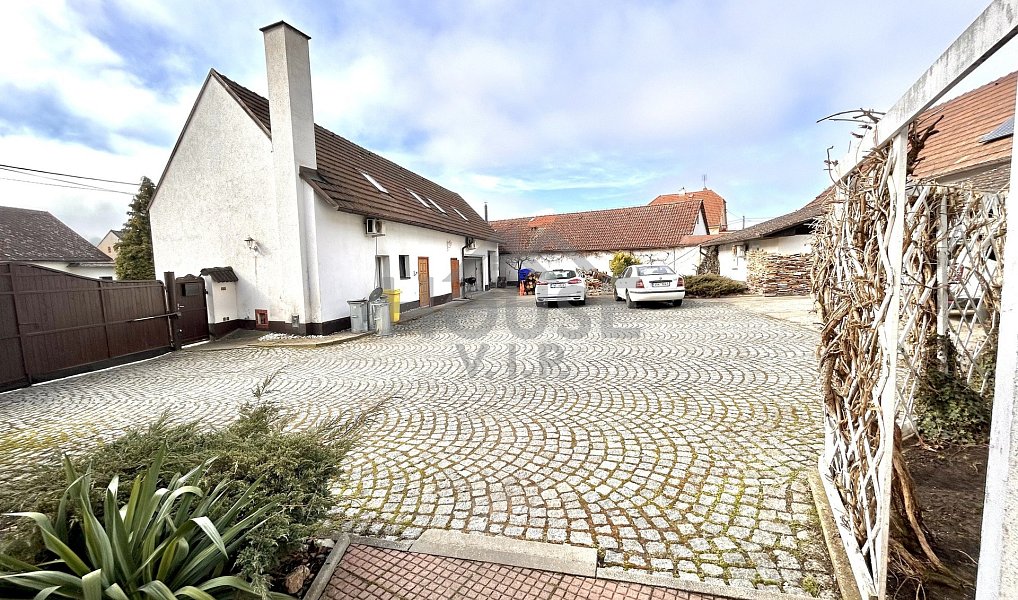Prodej domu 239 m² s pozemkem 414 m², Hýskov – náhled fotky 24
