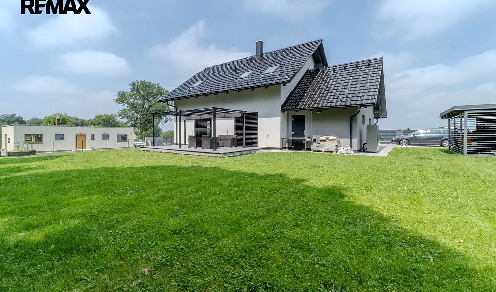 Pronájem domu 155 m² s pozemkem 123 m², Dobratice – fotka 1 z 26