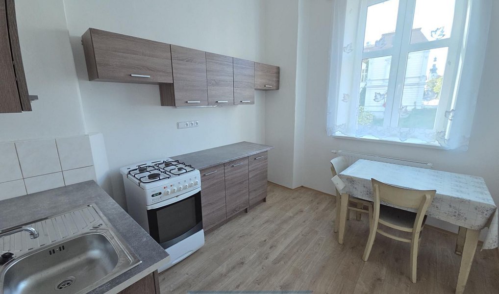 Pronájem bytu 2+1 54 m², Krnov – náhled fotky 3