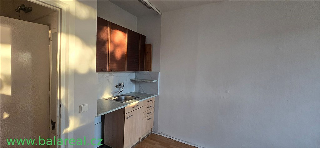 Pronájem bytu 1+kk 24 m² — photo 3