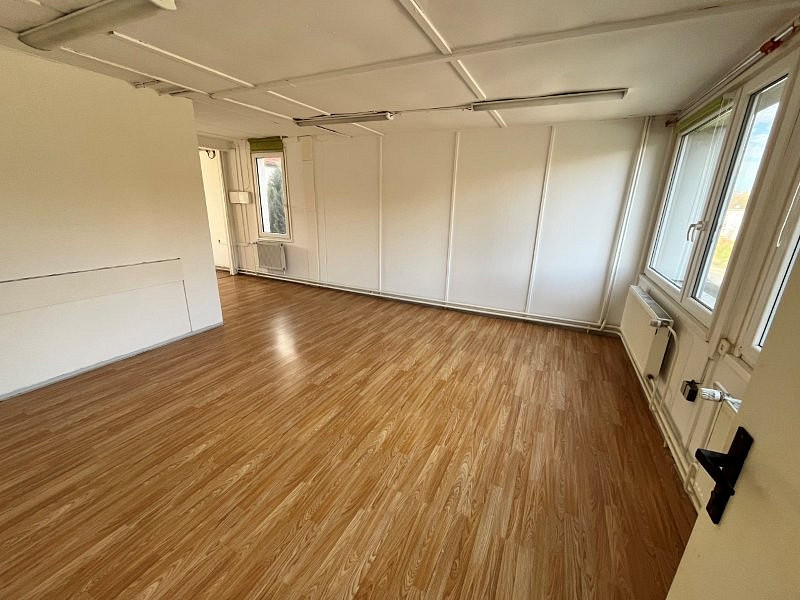Pronájem obchodních prostor 250 m² – fotografie 4