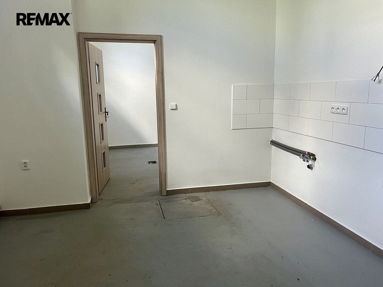Pronájem obchodních prostor 40 m² – fotografie 3