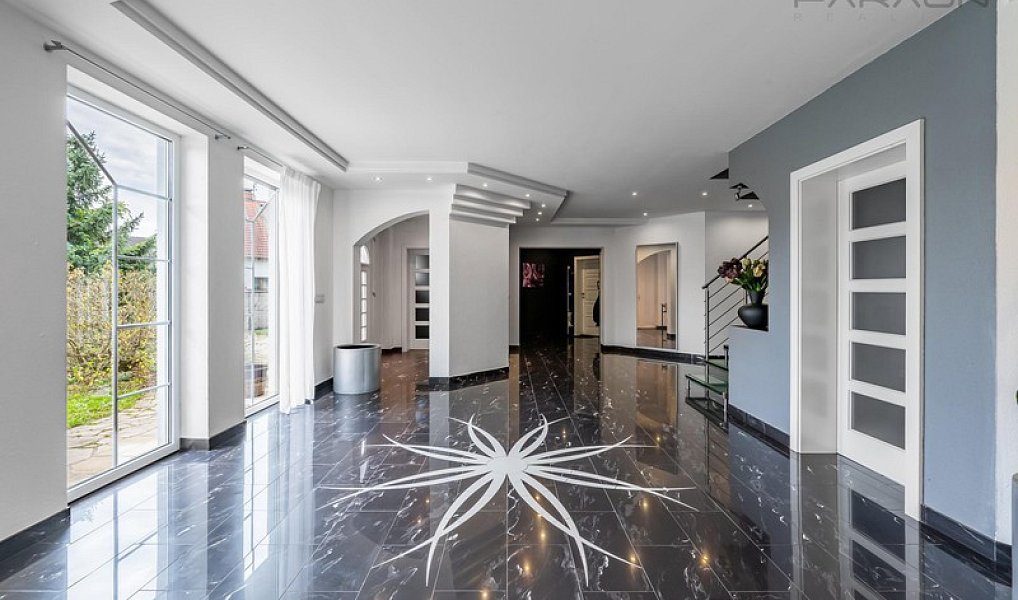 Prodej domu 454 m² s pozemkem 1 837 m², Dolní Břežany – náhled fotky 13