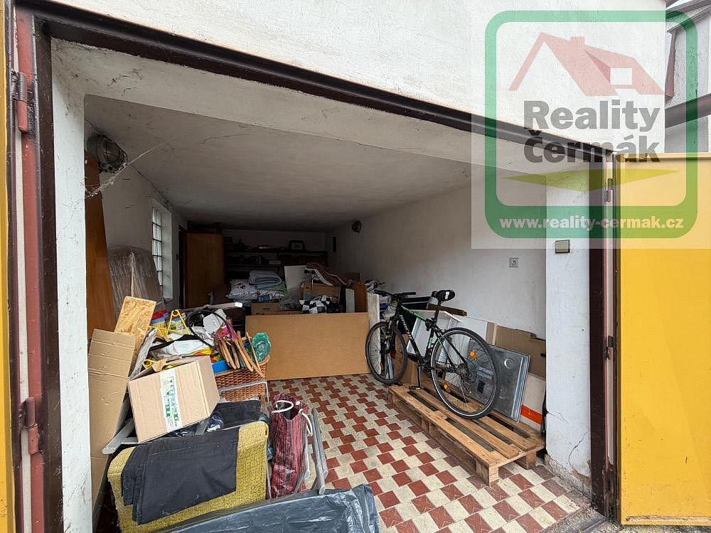 Garáž 22 m2 - ul. Italská, Holýšov, okr. Plzeň-jih – fotografie 5