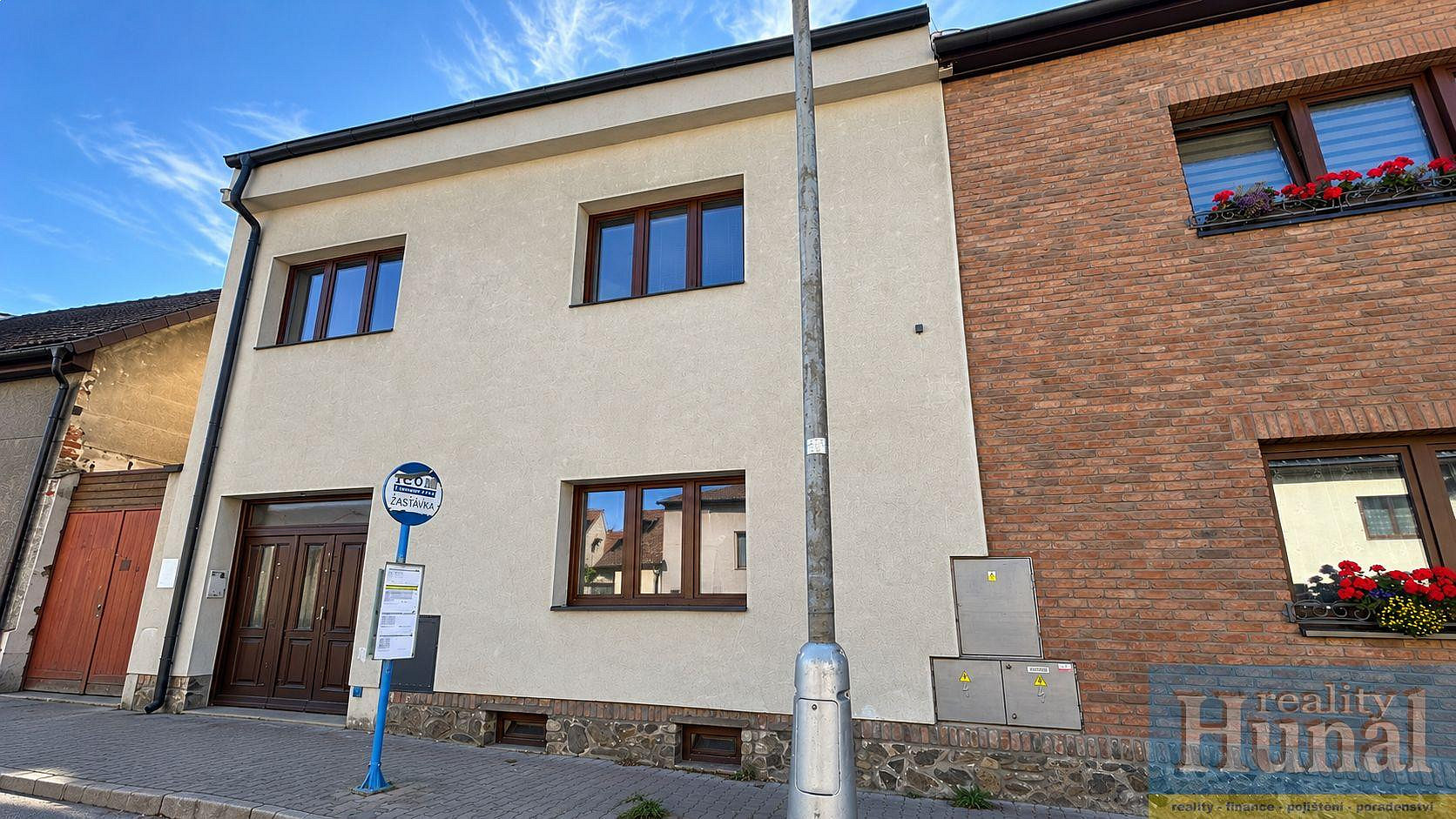 Pronájem bytu 3+kk 66 m² – fotografie 3