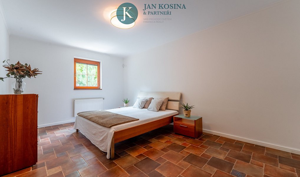 Prodej domu 236 m² s pozemkem 921 m², Hrusice – náhled fotky 25
