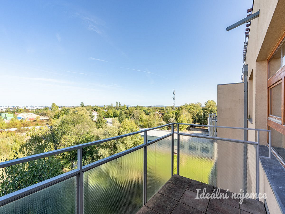 Pronájem bytu 2+kk 68 m² – fotografie 2