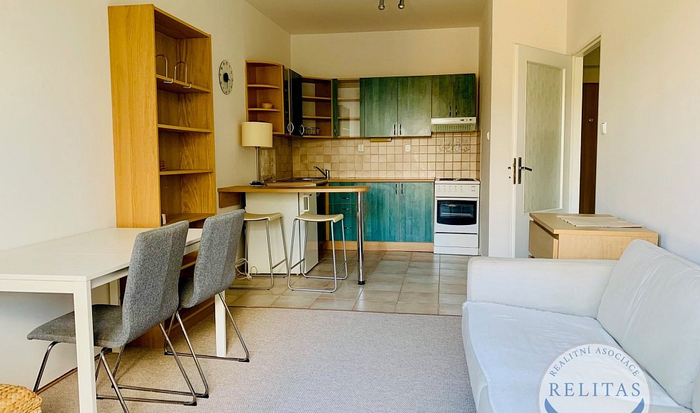 Pronájem bytu 2+kk 42 m², Hostivice – náhled fotky 2