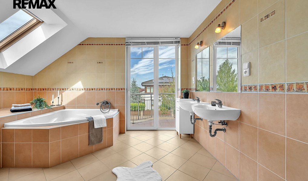 Prodej domu 224 m² s pozemkem 939 m², Zdiby – náhled fotky 6