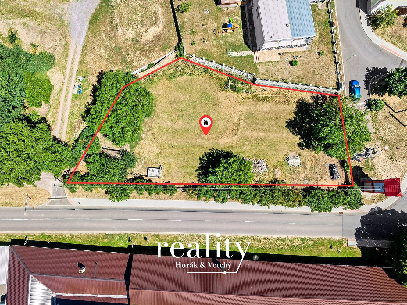 Prodej stavebního pozemku 1 392 m² – fotografie 2