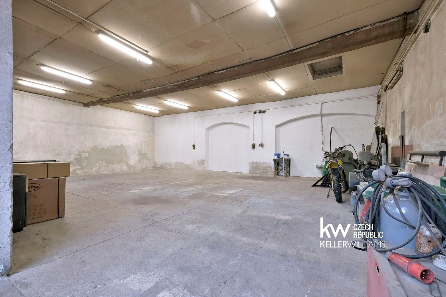Pronájem skladovacích prostor 100 m² – fotografie 3