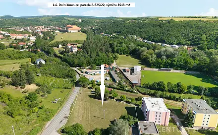 Prodej stavebního pozemku 3 548 m², Dolní Kounice, okres Brno-venkov