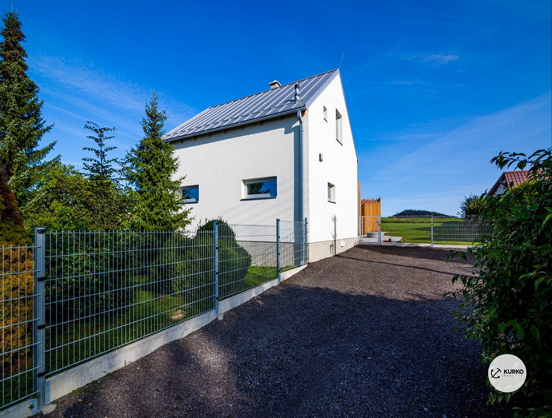 Prodej domu 190 m² s pozemkem 3 884 m² – další