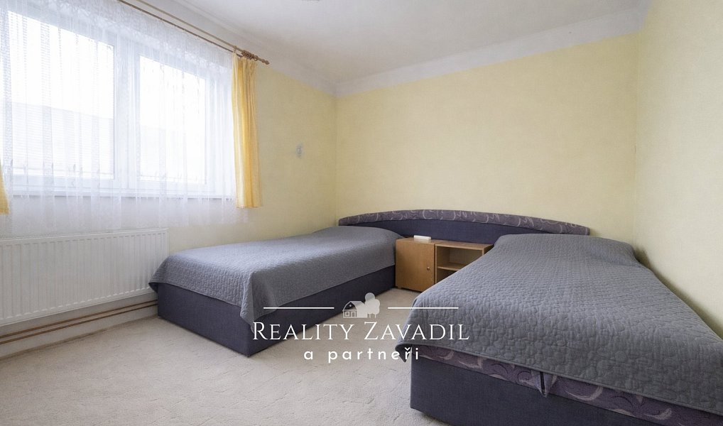 Prodej domu 130 m² s pozemkem 1 716 m², Vroutek – náhled fotky 8