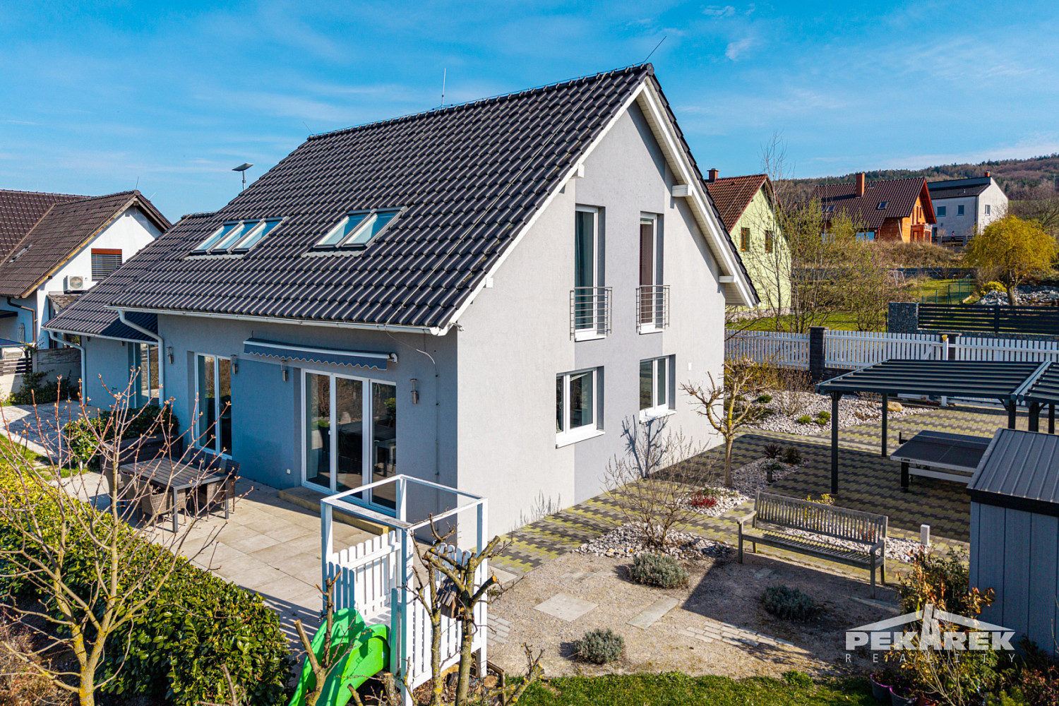 Prodej domu 179 m² s pozemkem 1 078 m²