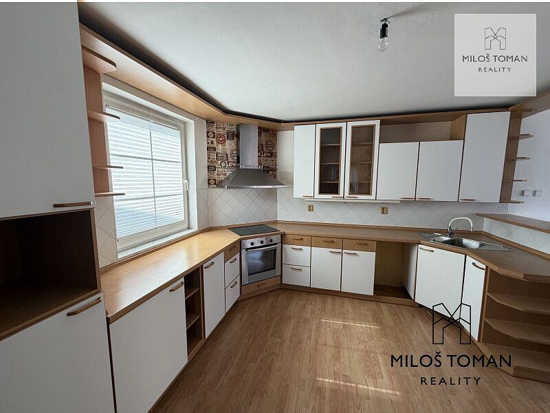 Prodej domu 230 m² s pozemkem 559 m² – fotografie 3