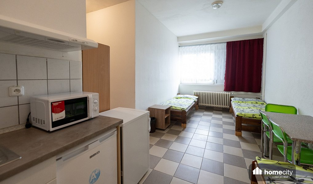 Prodej ubytovacího objektu 1 660 m², Hradec Králové – náhled fotky 12