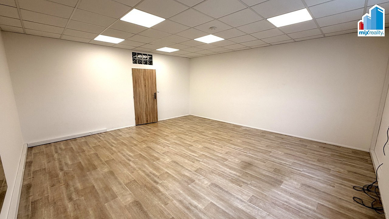 Pronájem kanceláře 28 m² — photo 5