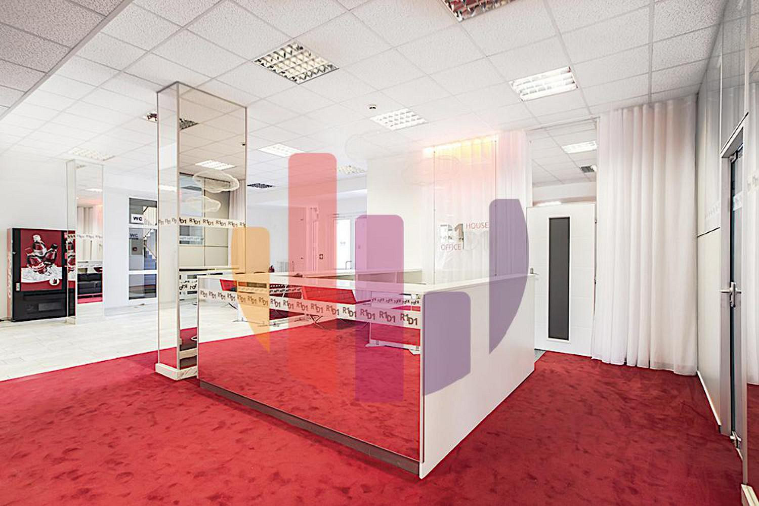 Pronájem kanceláře 375 m² — photo 2