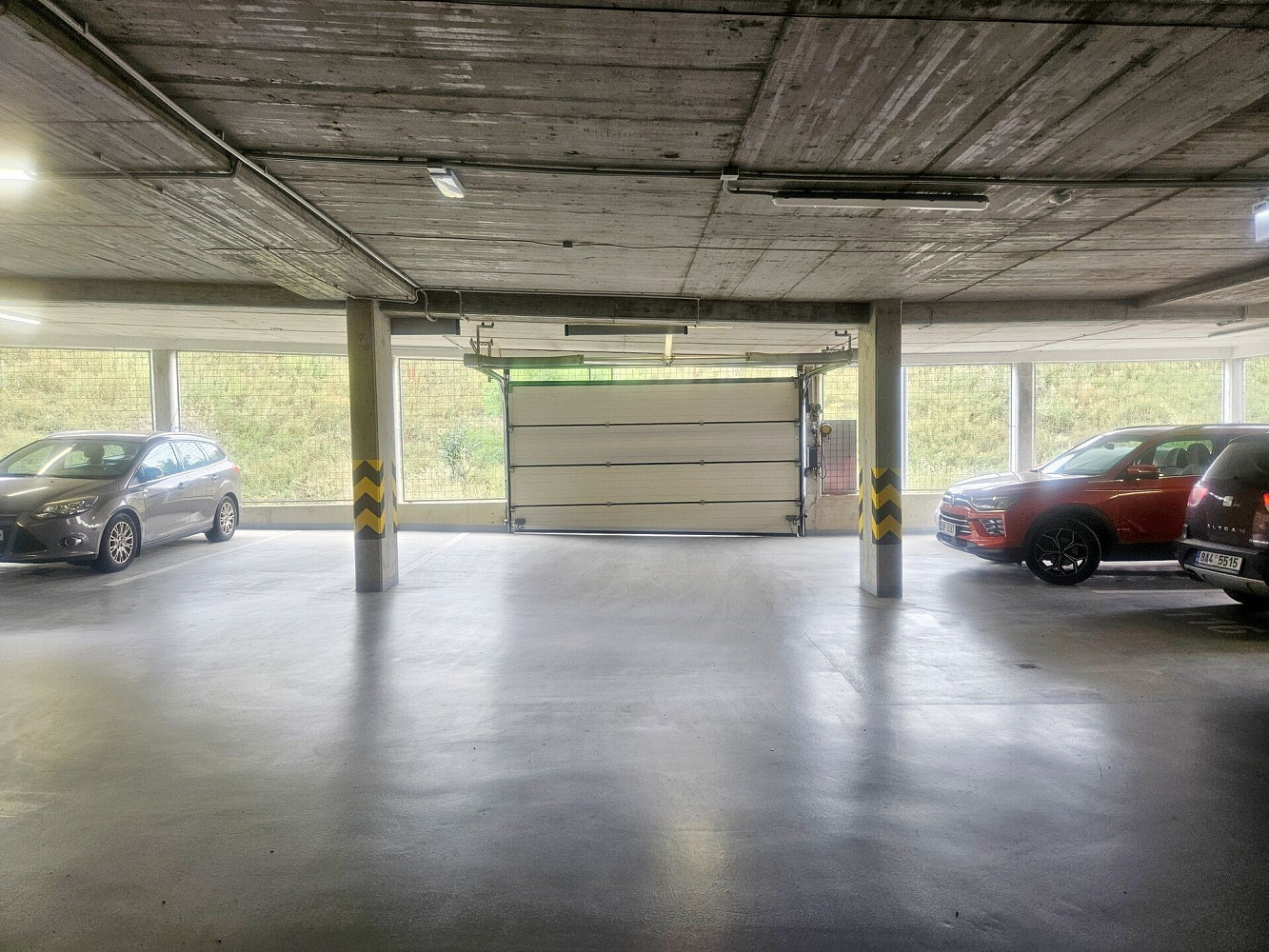 Garážové stání v novostavbě, Čerpadlová ulice, Praha 9 Hloubětín – fotografie 5