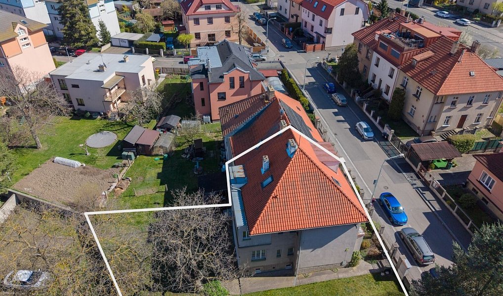 Prodej domu 210 m² s pozemkem 385 m², Praha – náhled fotky 2