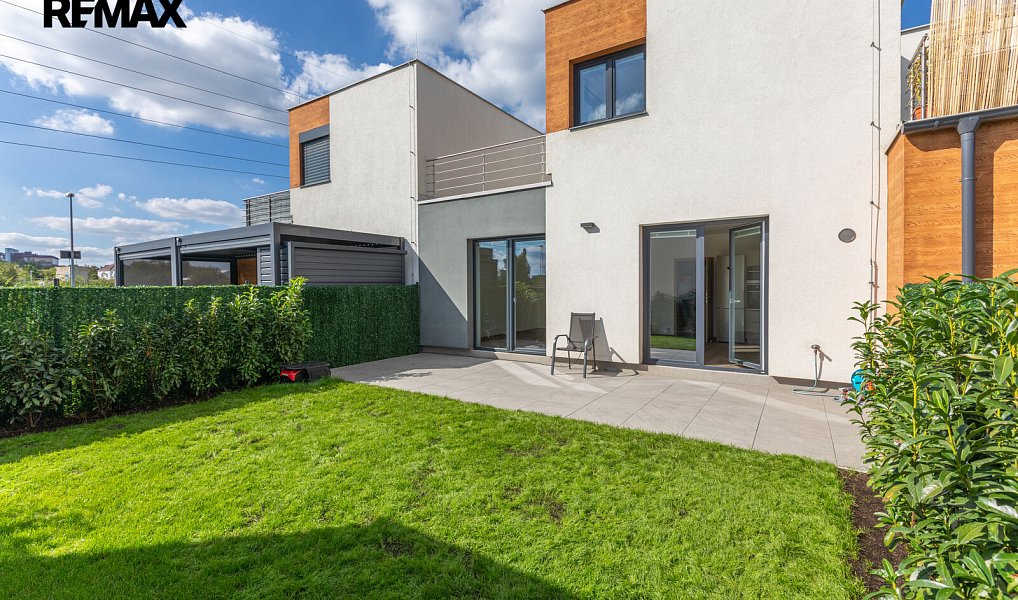 Pronájem domu 107 m² s pozemkem 124 m², Praha – náhled fotky 2