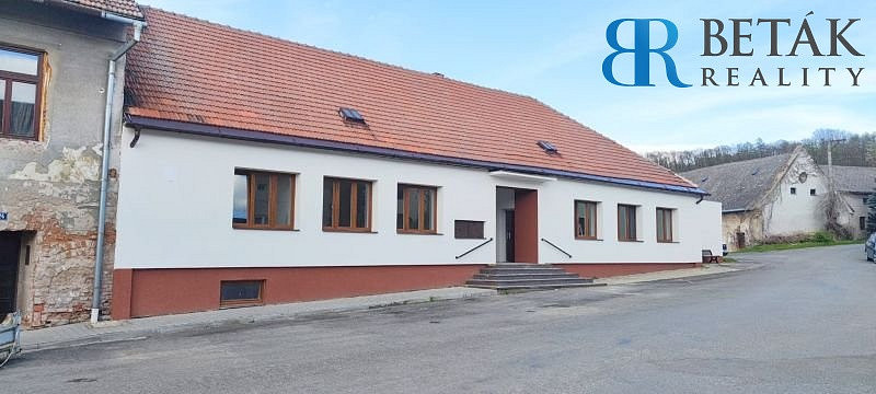 Pronájem obchodních prostor 142 m²
