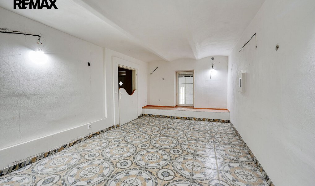 Prodej domu 952 m² s pozemkem 2 493 m², Všeruby – náhled fotky 18