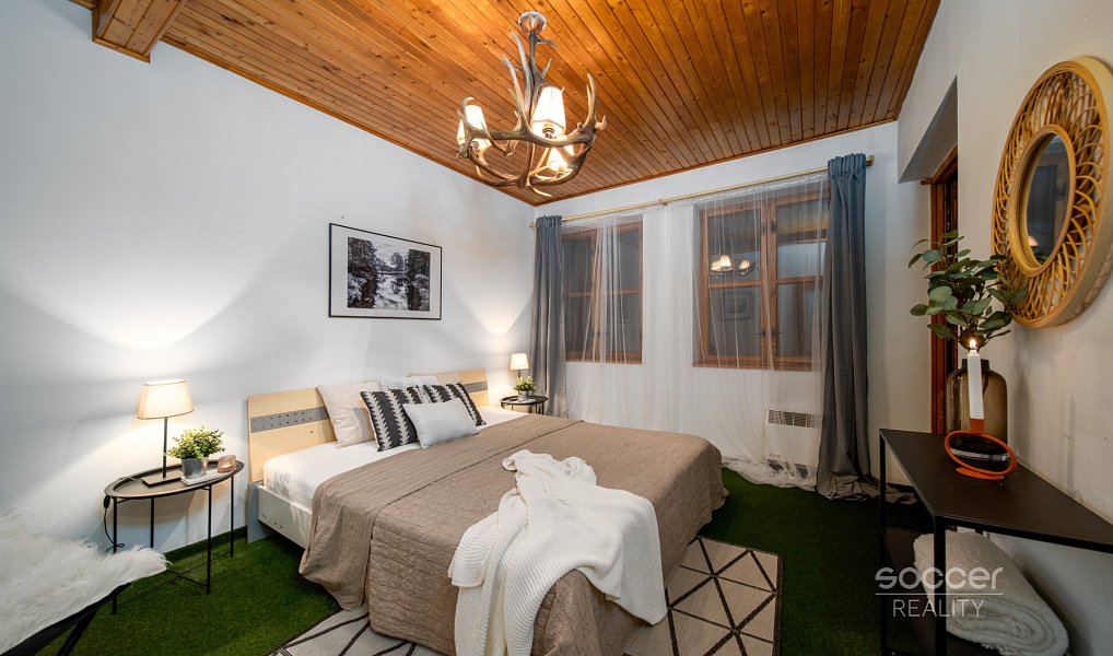 Prodej ubytovacího objektu 1 150 m², Loučeň – náhled fotky 24