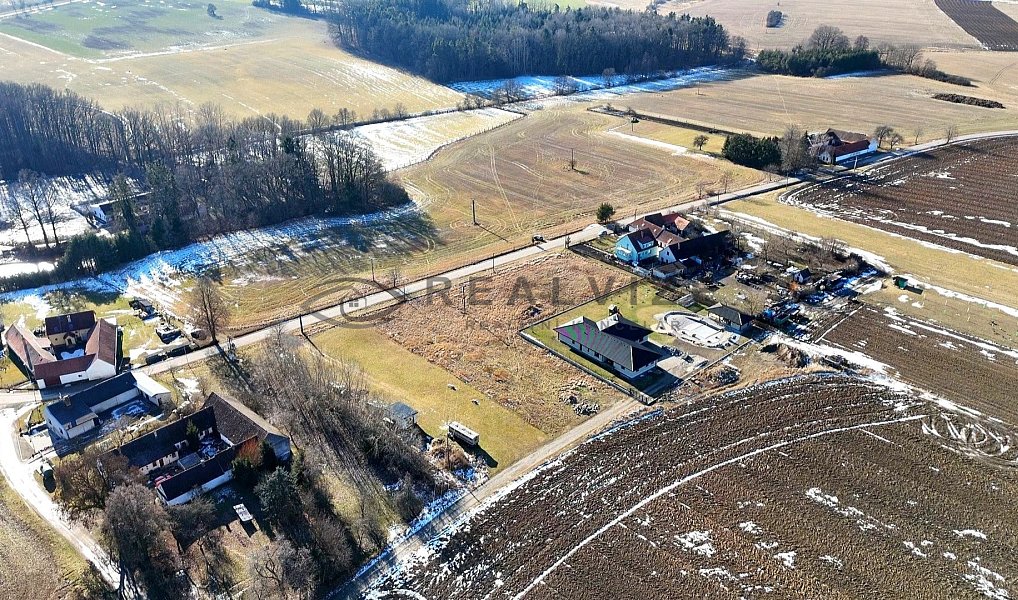 Prodej stavebního pozemku 1 065 m², Lišov – náhled fotky 3