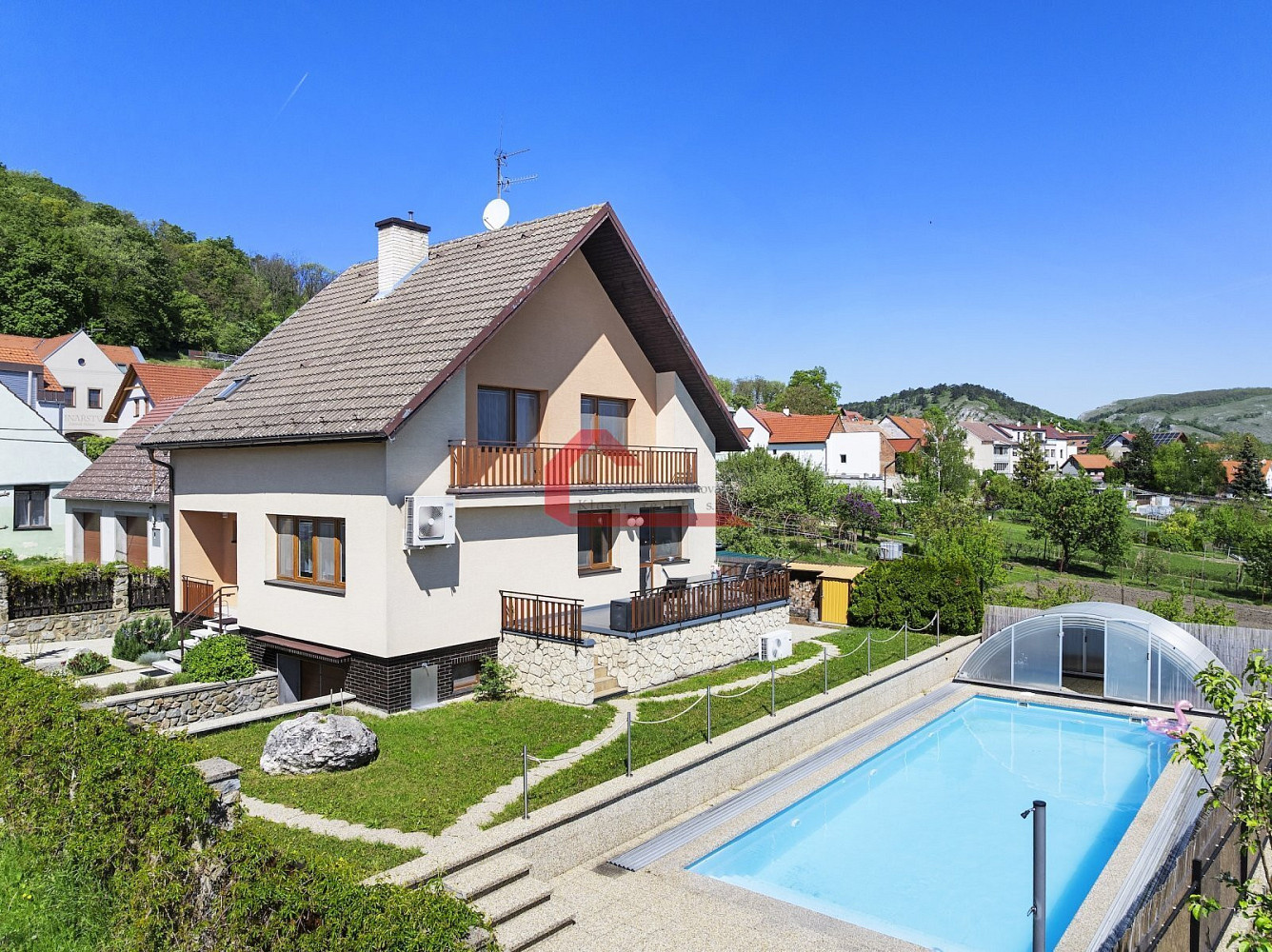 Prodej domu 201 m² s pozemkem 485 m²