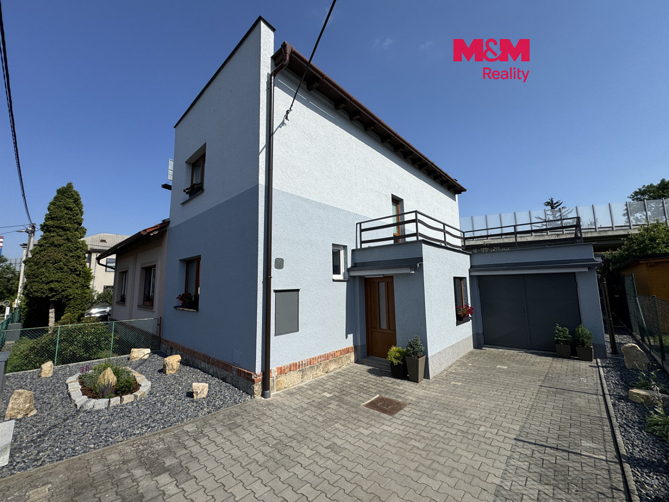 Pronájem domu 100 m² s pozemkem 345 m²