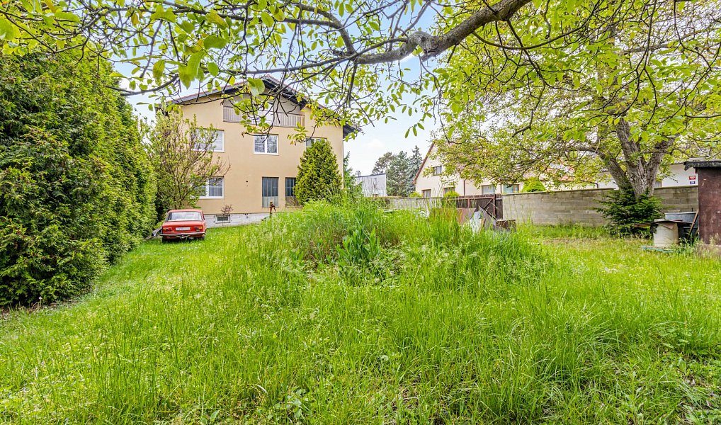 Prodej stavebního pozemku 450 m², Praha – náhled fotky 3