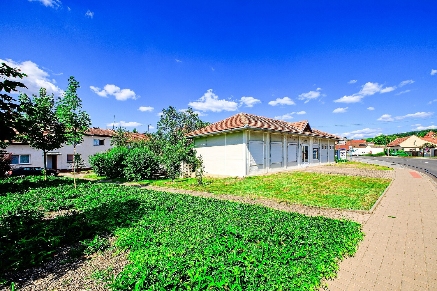 Prodej obchodních prostor 96 m² – fotografie 2