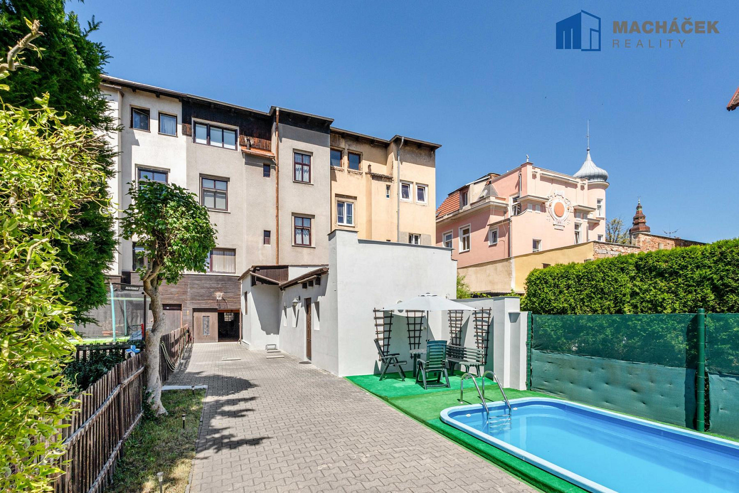 Prodej domu 287 m² s pozemkem 338 m²
