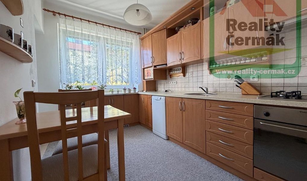 Prodej domu 300 m² s pozemkem 830 m², Holýšov – náhled fotky 18